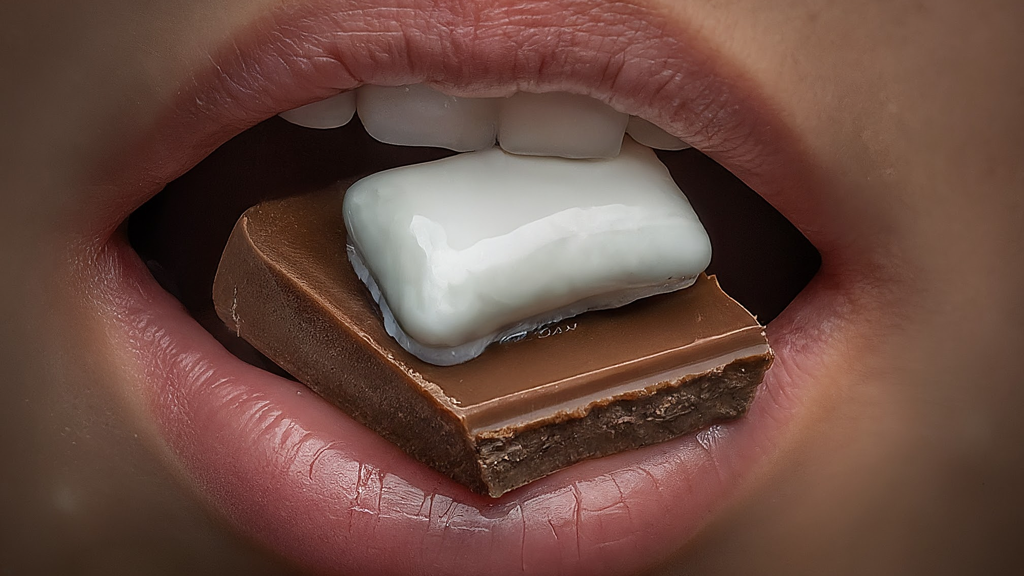 ガムとチョコのおやつ時間！溶ける理由や選び方、体に良い食べ方まで徹底解説